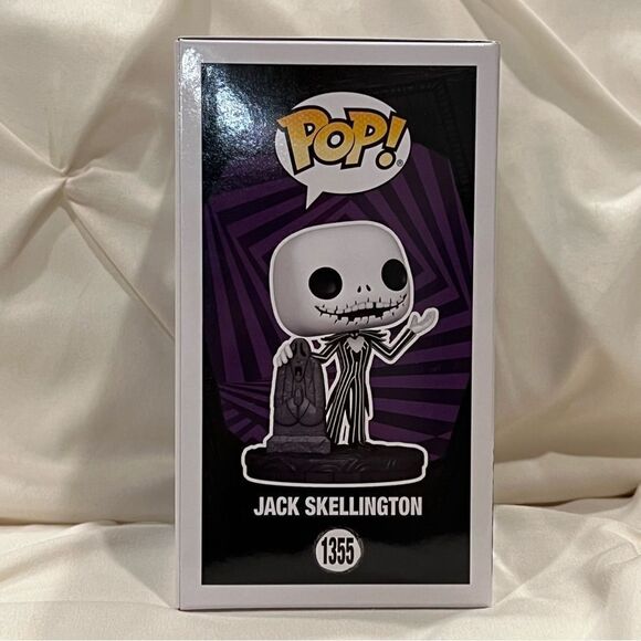 Funko Pop! Disney Jack Skellington Graveyard 30th Nightmare Before Christmas NIB - Picture 6 of 8